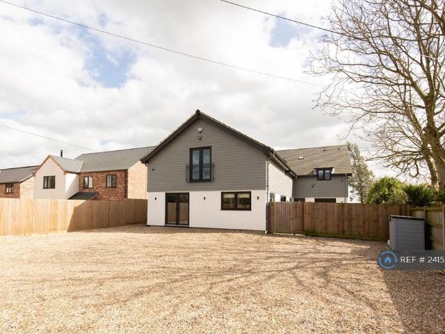 5 bedroom semi detached house to rent