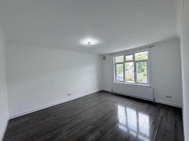 5 bedroom semi detached house to rent