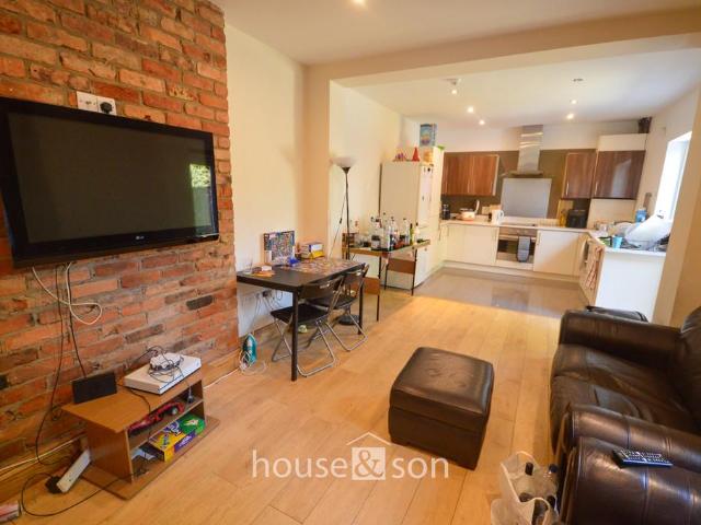 5 bedroom semi detached house to rent