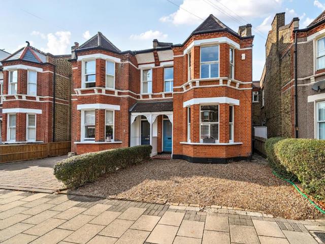 5 bedroom semi detached house for sale