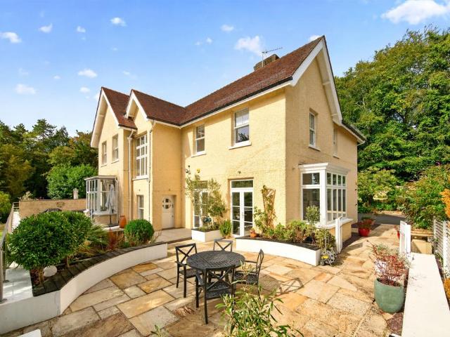 5 bedroom semi detached house for sale