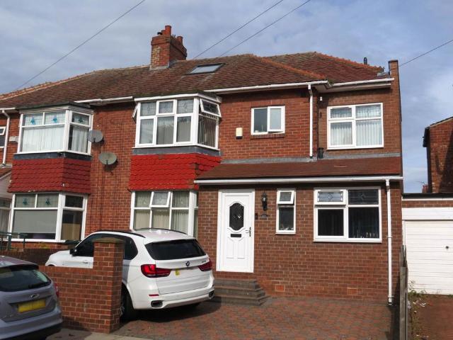 5 bedroom semi detached house for sale