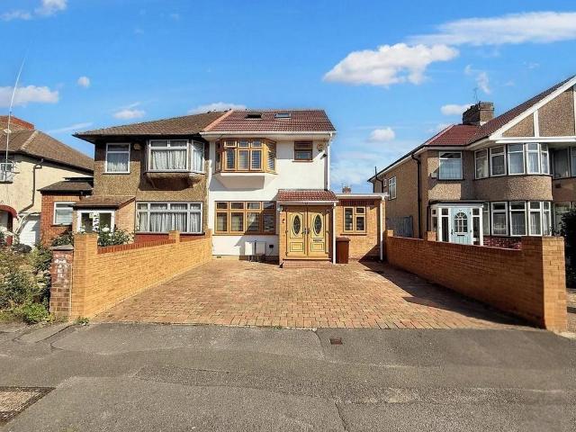 5 bedroom semi detached house for sale