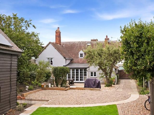 5 bedroom semi detached house for sale