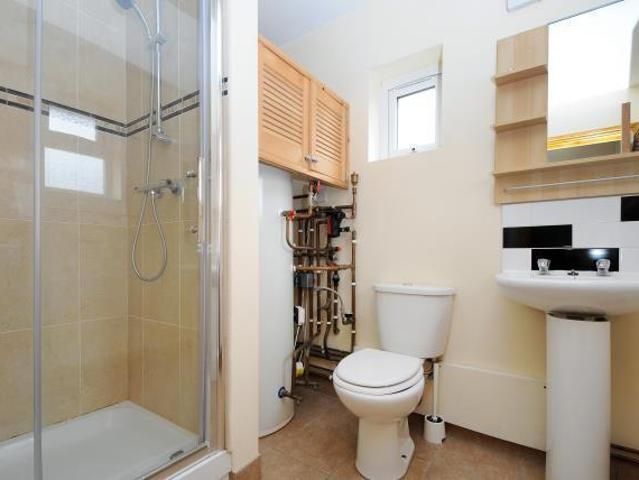 5 bedroom semi detached house for sale
