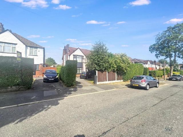 5 bedroom semi detached house for sale