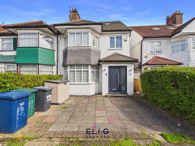 5 bedroom semi detached house for sale