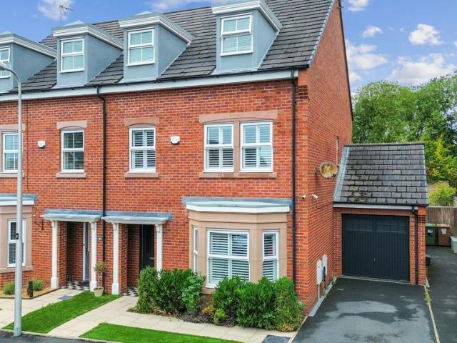 5 bedroom semi detached house for sale