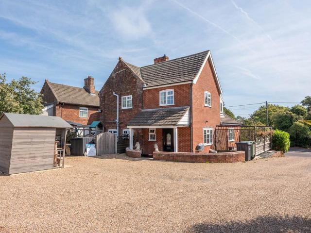 5 bedroom semi detached house for sale