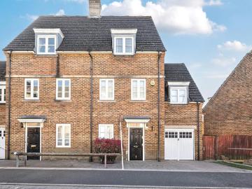5 bedroom semi detached house for sale