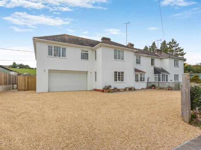 5 bedroom semi detached house for sale