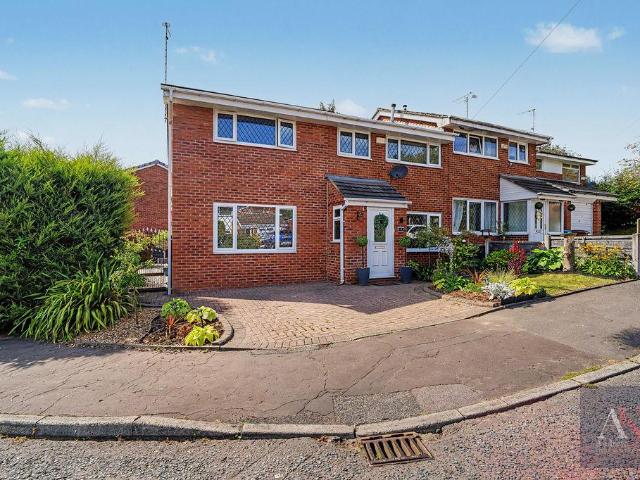 5 bedroom semi detached house for sale