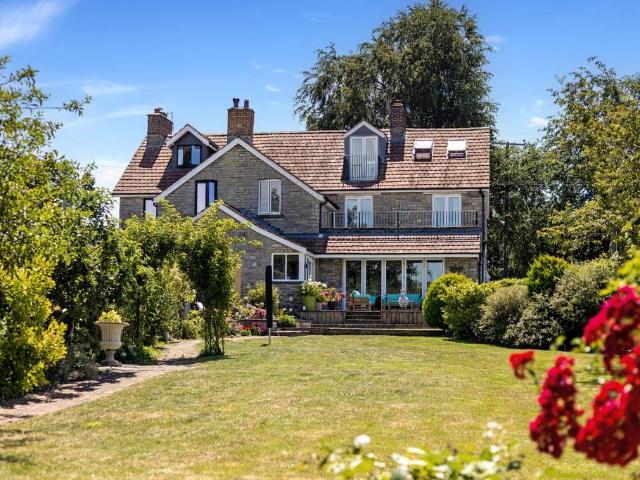 5 bedroom semi detached house for sale