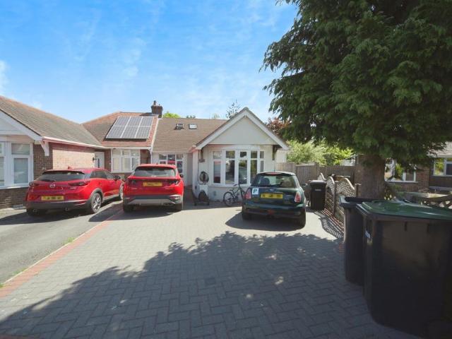 5 bedroom semi detached house for sale