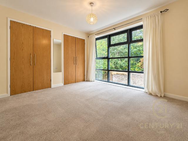 5 bedroom semi detached house for sale
