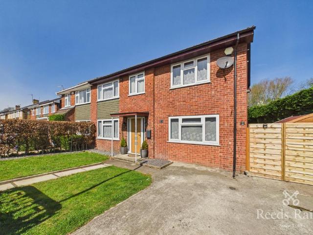 5 bedroom semi detached house for sale