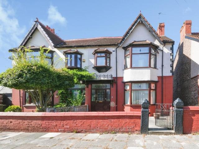 5 bedroom semi detached house for sale
