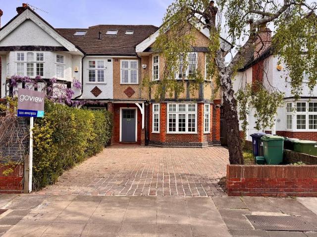 5 bedroom semi detached house for sale