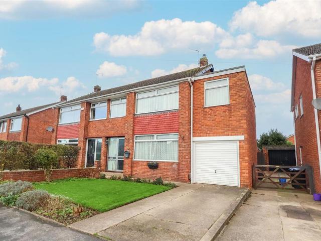 5 bedroom semi detached house for sale