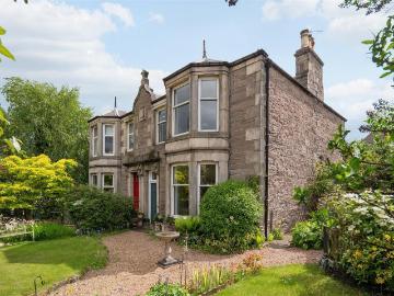 5 bedroom semi detached house for sale