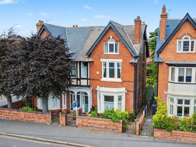 5 bedroom semi detached house for sale