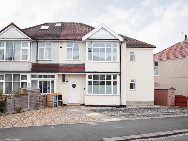 5 bedroom semi detached house for sale