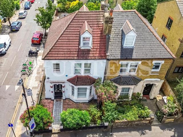 5 bedroom semi detached house for sale