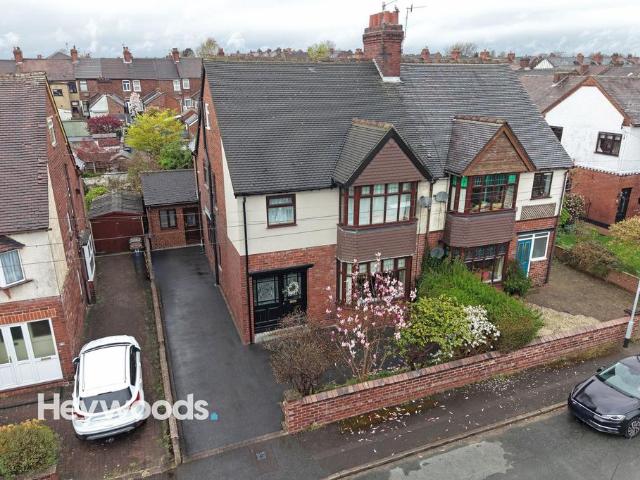5 bedroom semi detached house for sale