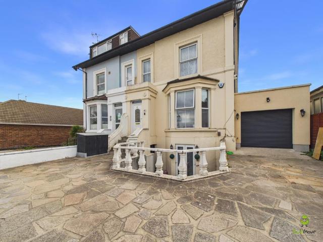 5 bedroom semi detached house for sale