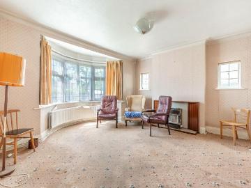5 bedroom semi detached house for sale