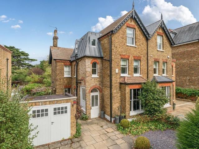 5 bedroom semi detached house for sale