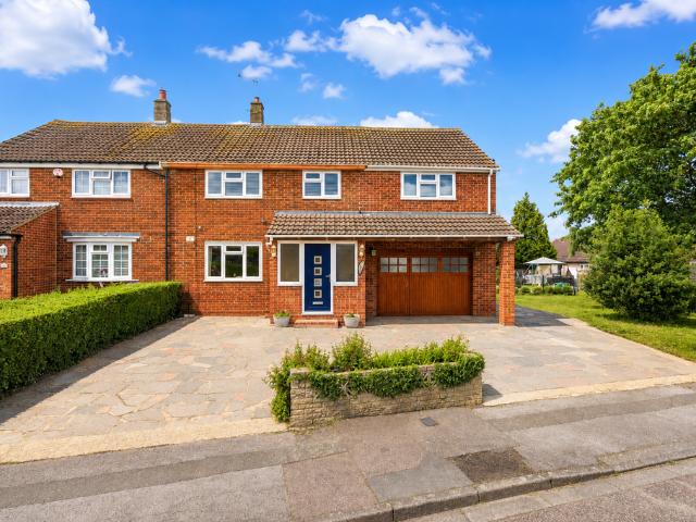 5 bedroom semi detached house for sale