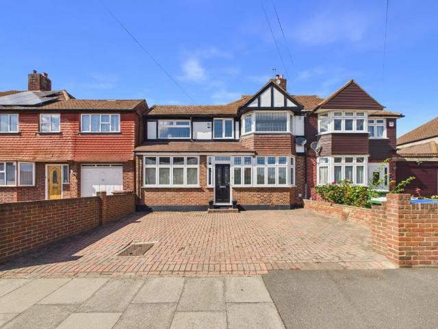 5 bedroom semi detached house for sale