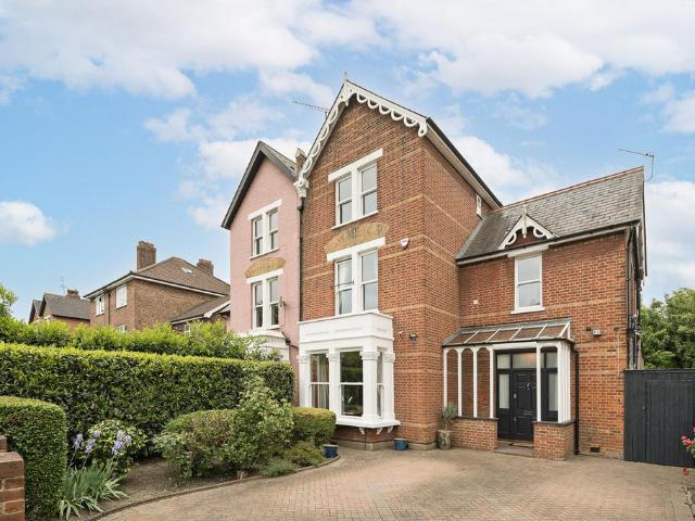 5 bedroom semi detached house for sale