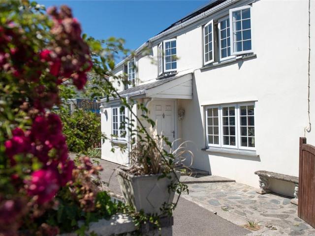 5 bedroom semi detached house for sale