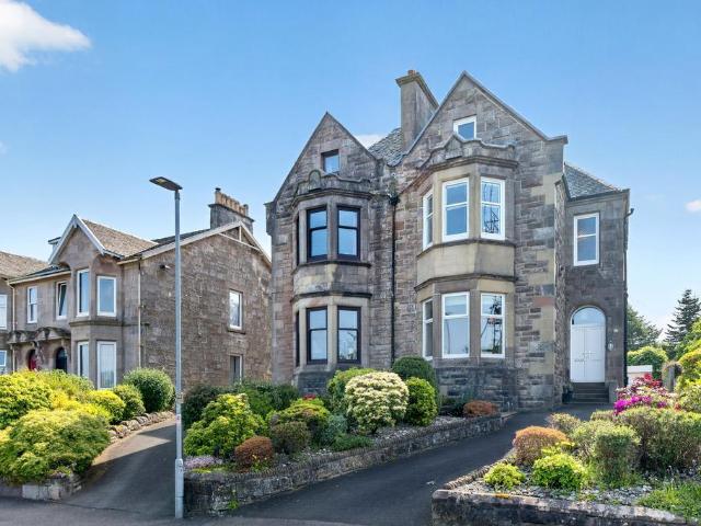 5 bedroom semi detached house for sale