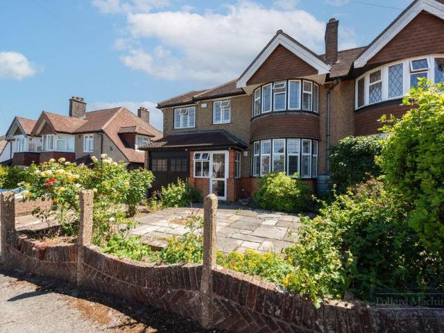 5 bedroom semi detached house for sale