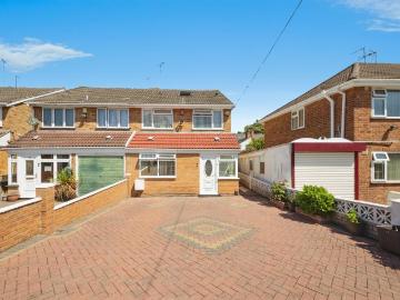 5 bedroom semi detached house for sale