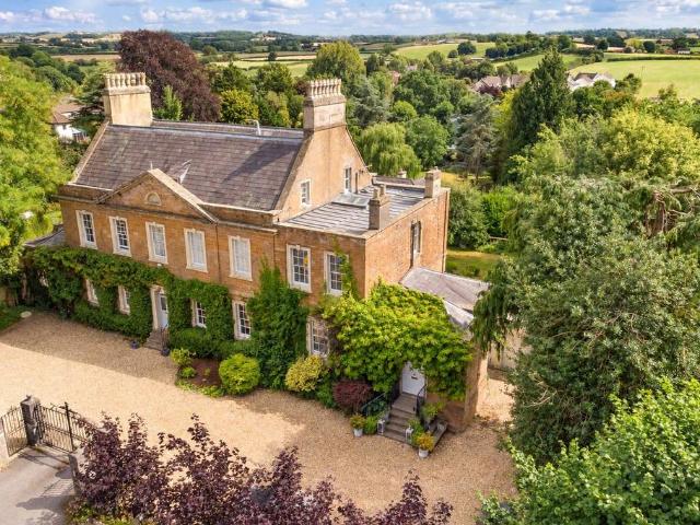 5 bedroom semi detached house for sale