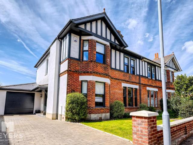 5 bedroom semi detached house for sale