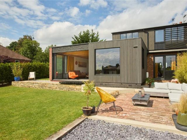 5 bedroom semi detached house for sale