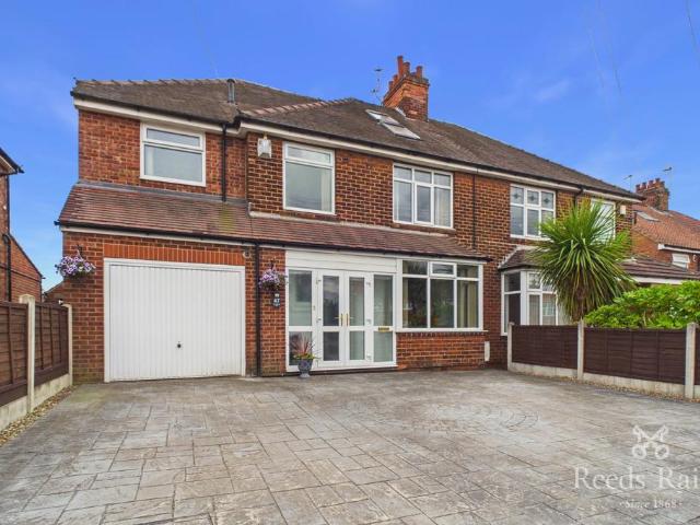 5 bedroom semi detached house for sale