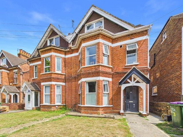 5 bedroom semi detached house for sale