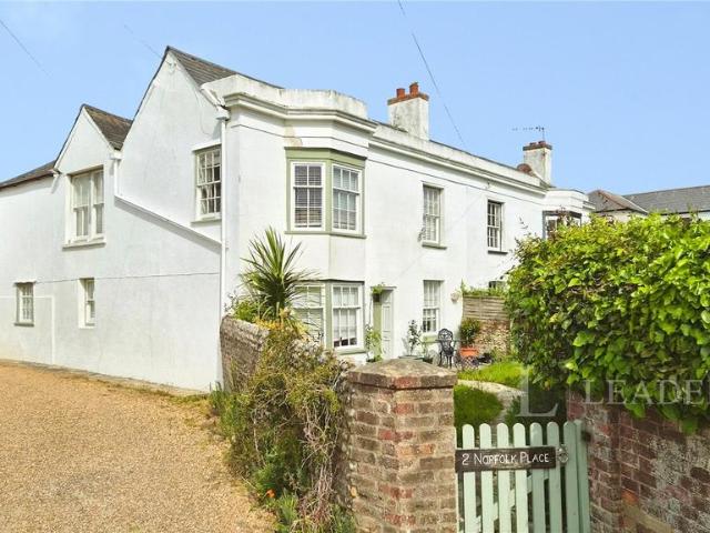 5 bedroom semi detached house for sale