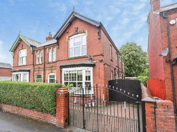 5 bedroom semi detached house for sale
