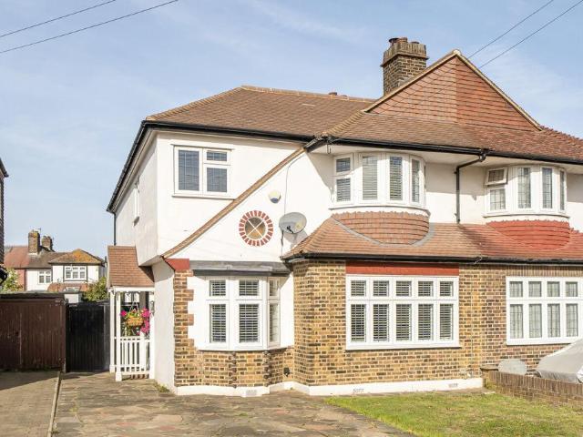 5 bedroom semi detached house for sale