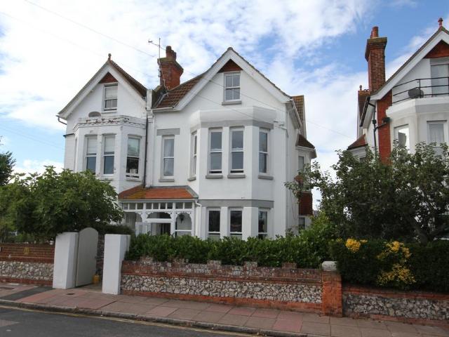 5 bedroom semi detached house for sale
