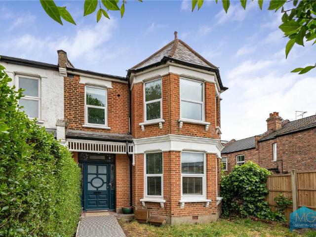 5 bedroom semi detached house for sale