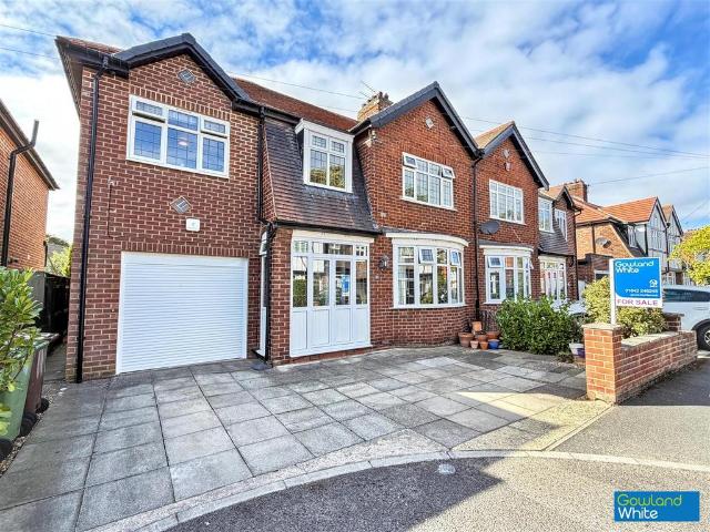5 bedroom semi detached house for sale