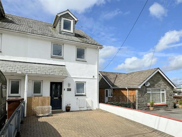 5 bedroom semi detached house for sale